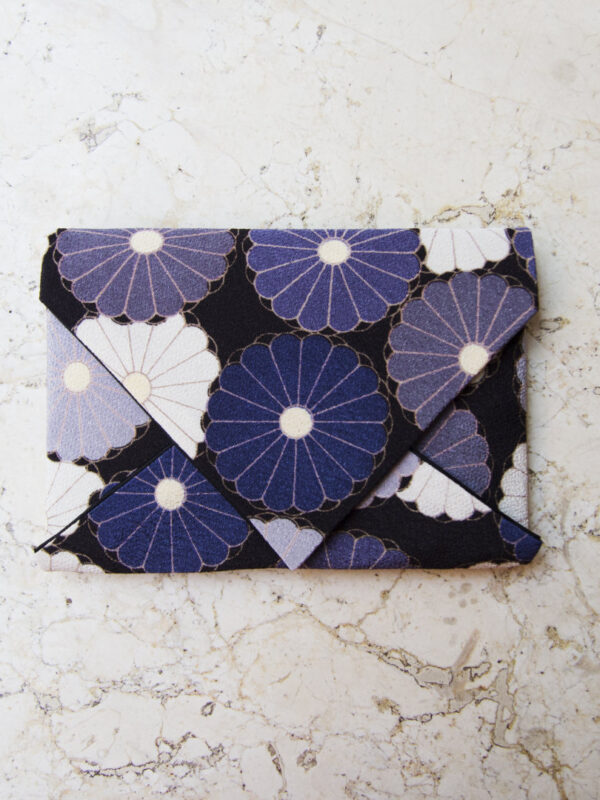 Pochette “FIORI CHIRIMEN”