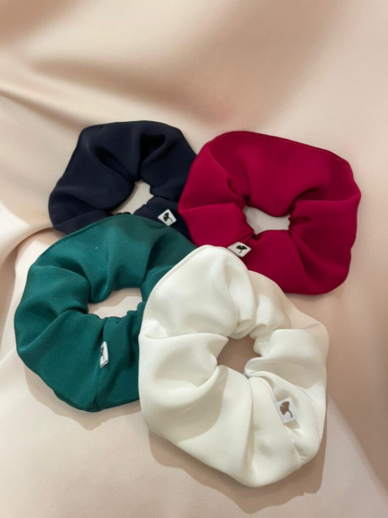 Workshop “Scrunchie Therapy” – Crea il tuo scrunchie in seta personalizzato | Melania Fumiko